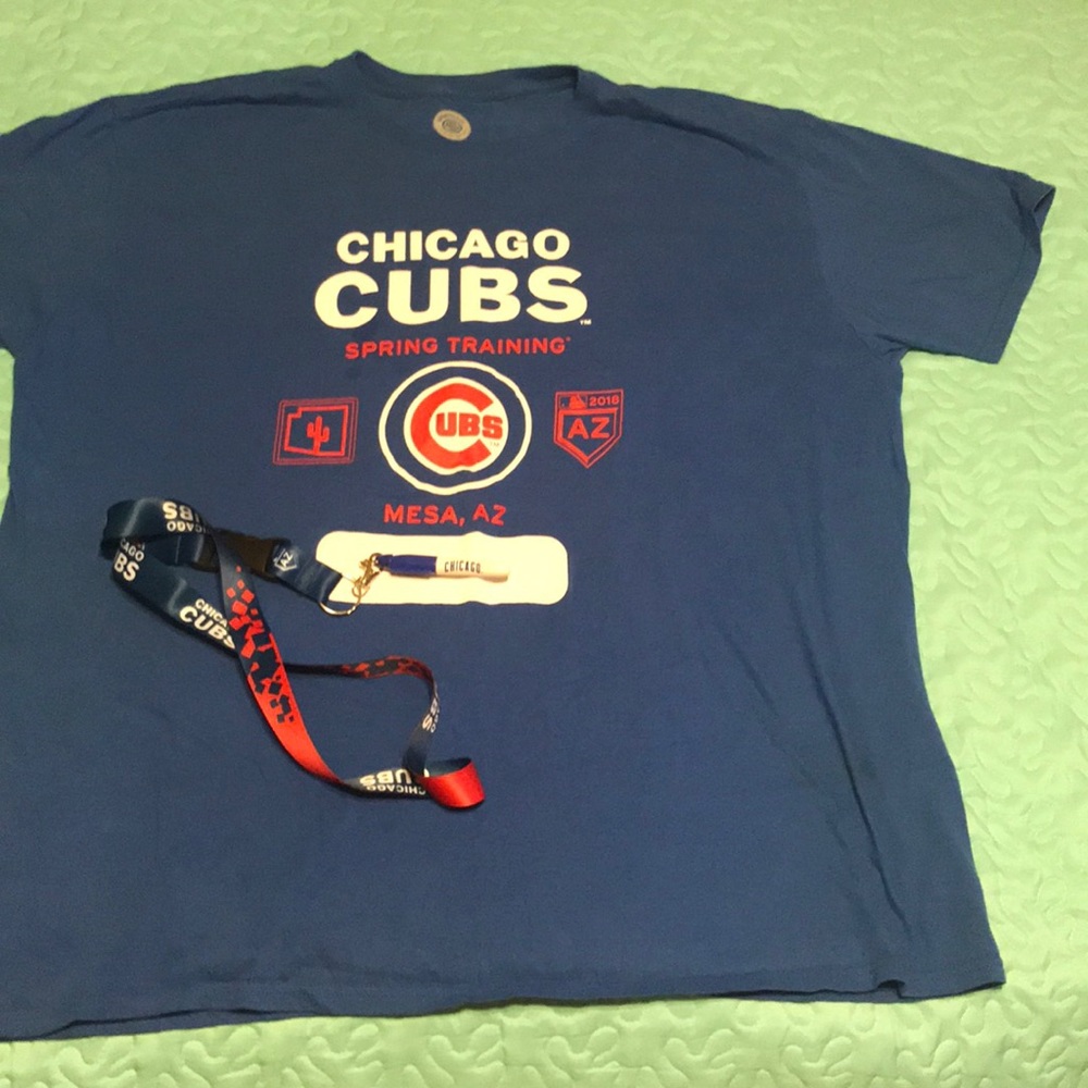 Chicago Cubs XL shirt w/ Lanyard